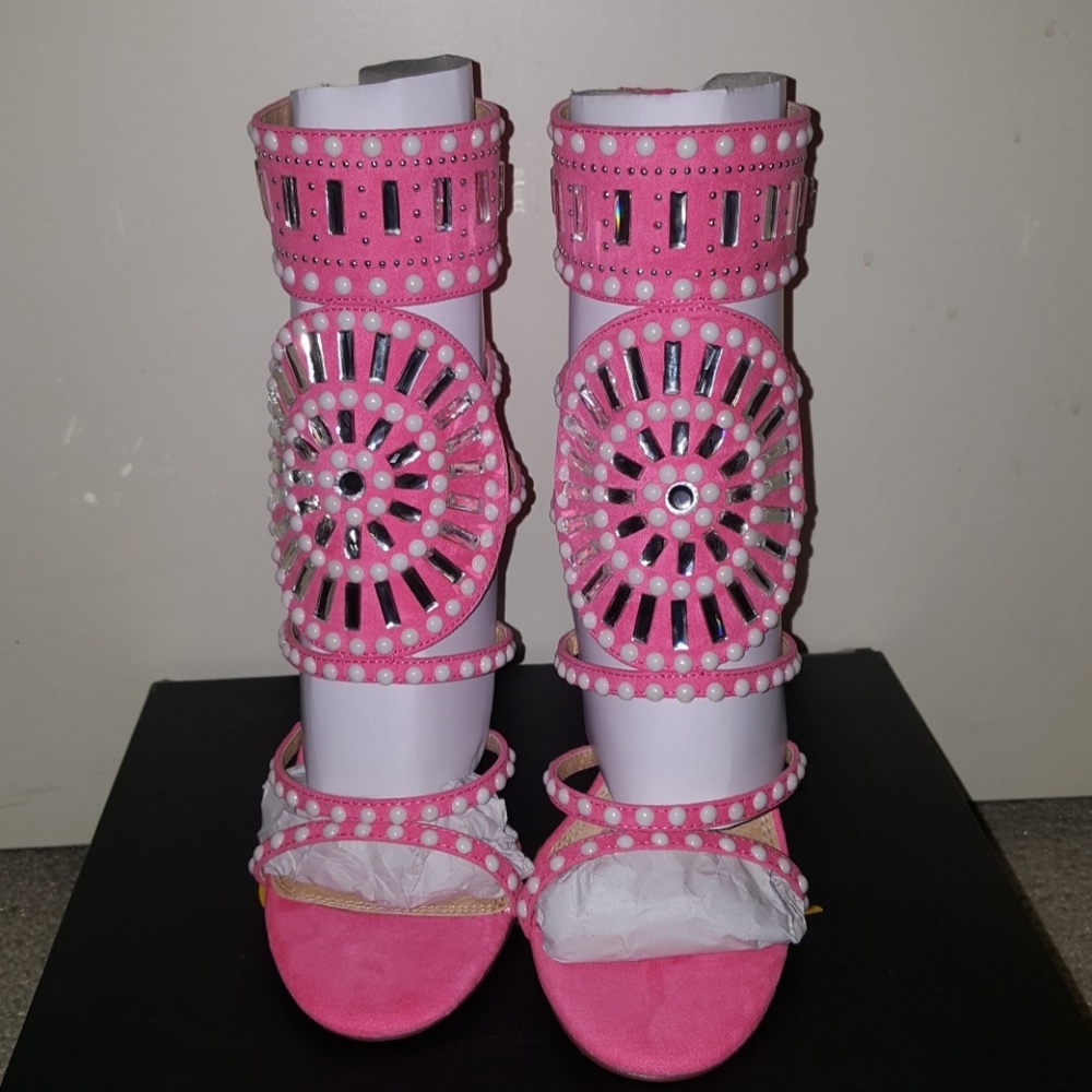 Ladies shoes
